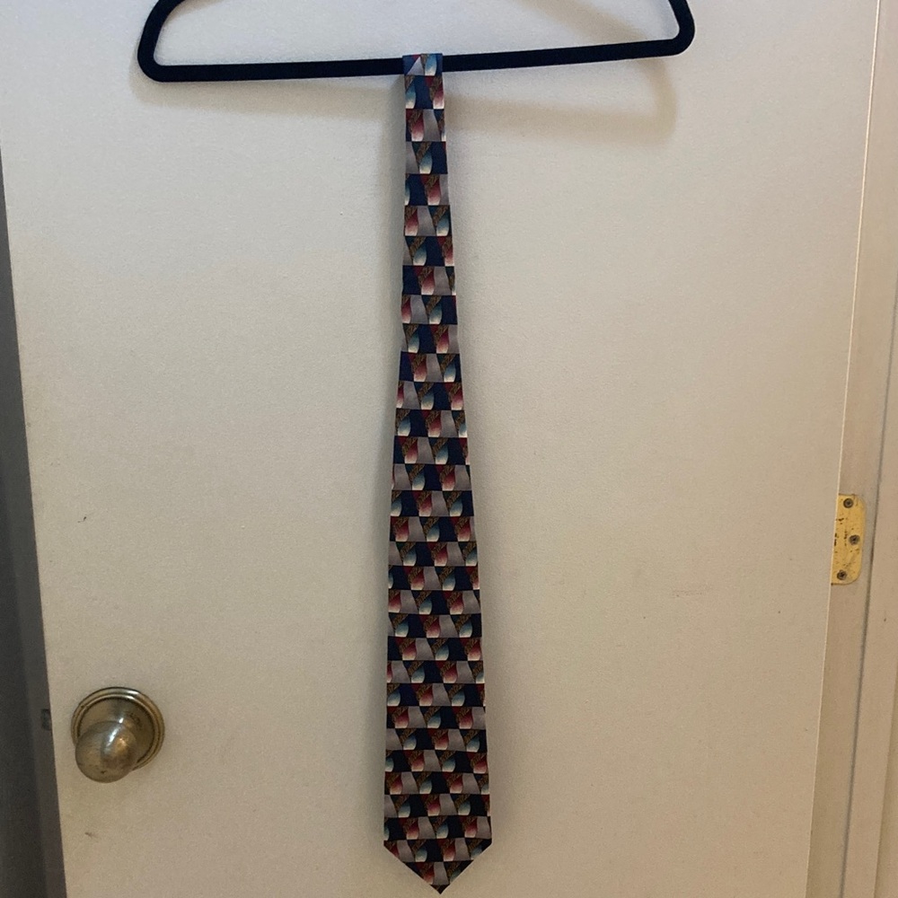 Stylish Geometric Patterned Tie